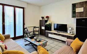 Large Panoramic Terrace 2-bedroom in Viareggio sleeps 5